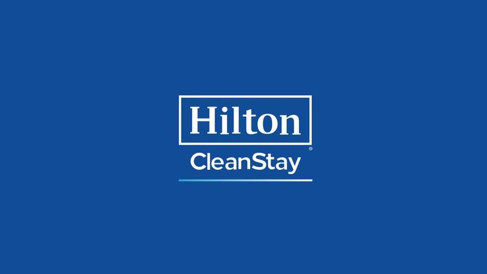 Hotel Hilton Garden Toronto Airport 3*
