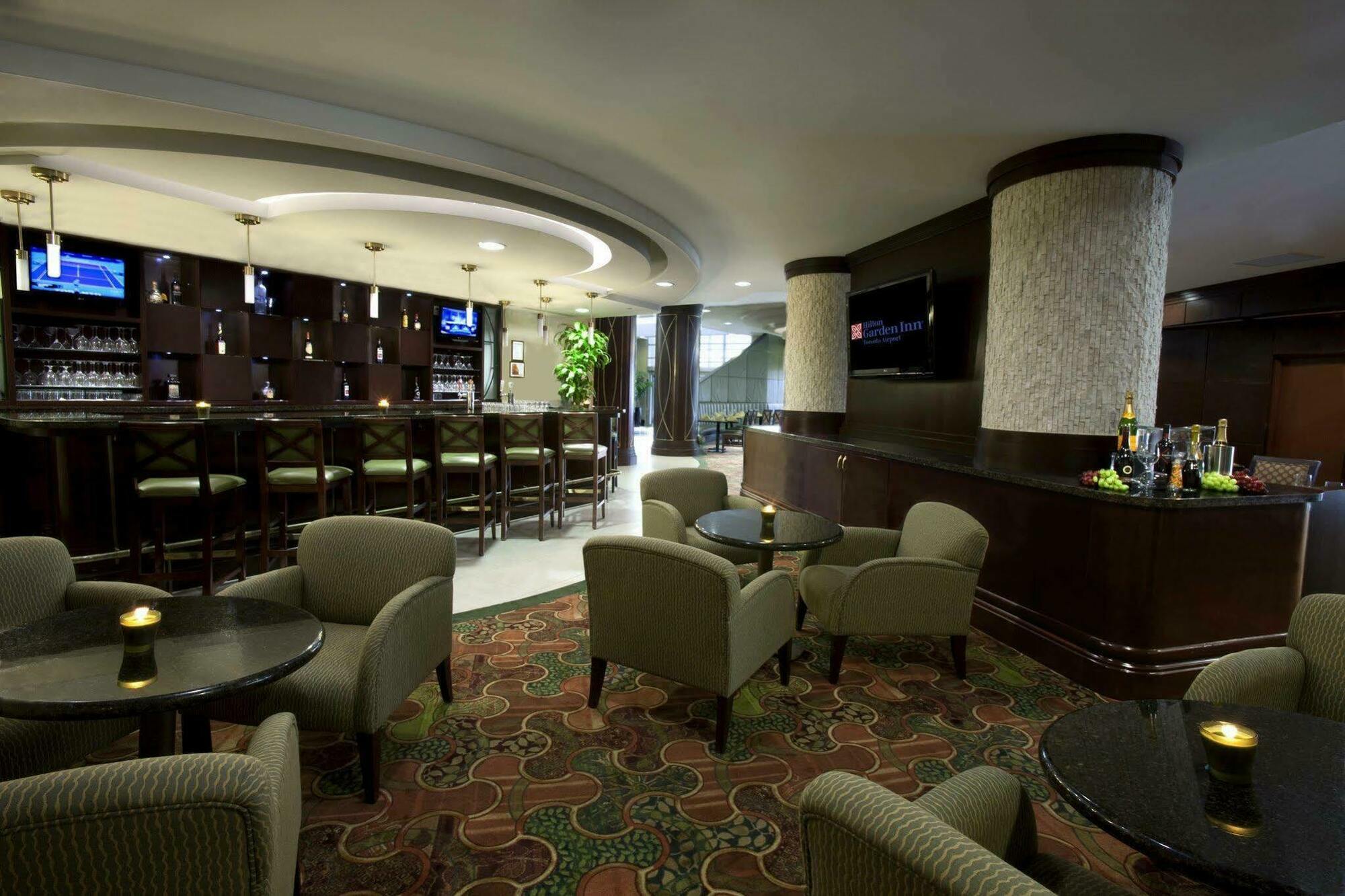 Hilton Garden Toronto Airport 3*